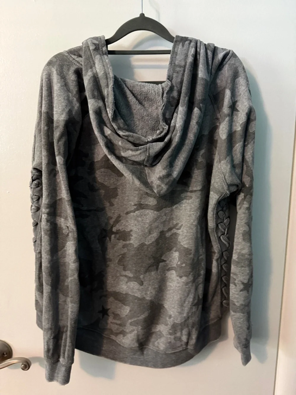 Vintage Havana Gray Camo Hoodie with Lace-Up Sleeve - Picture 2 of 3
